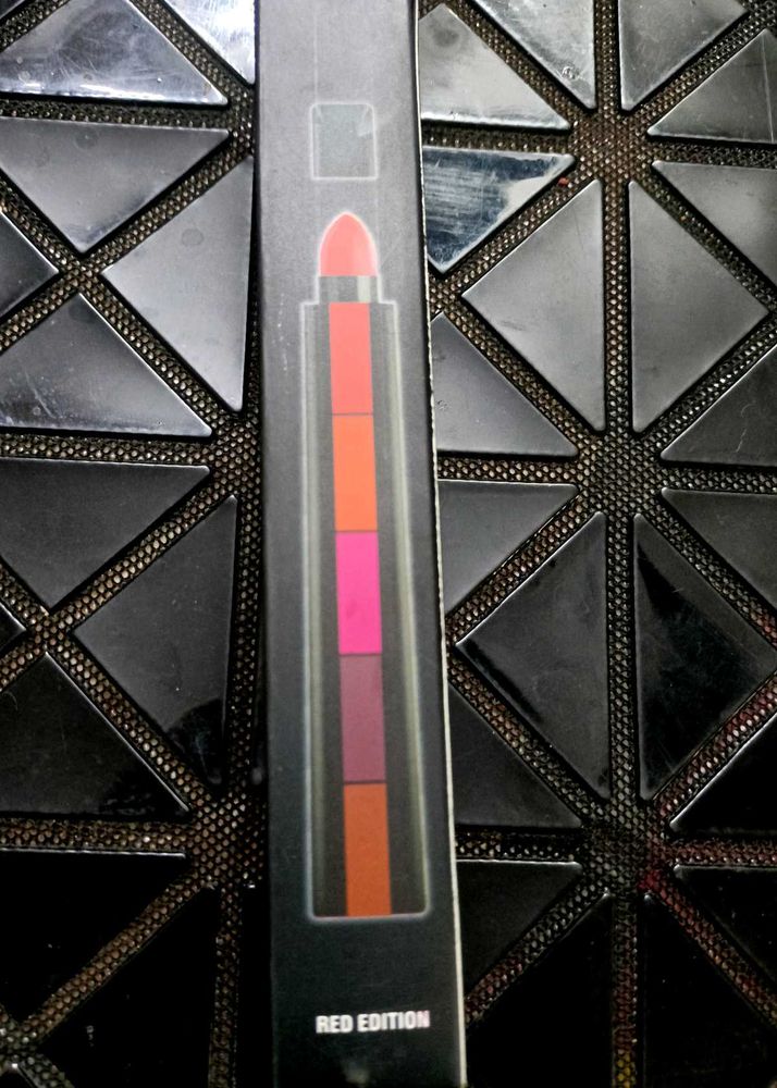 5-in-1 Lipstick - Red Edition