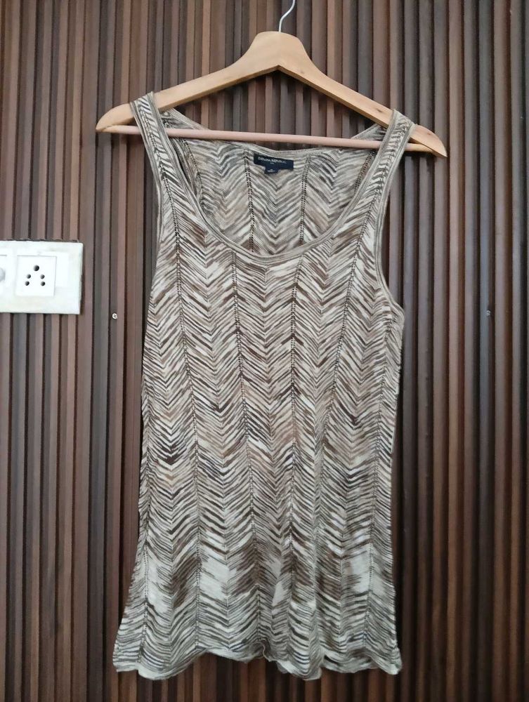 Stylish Sleeveless Chevron Print Top