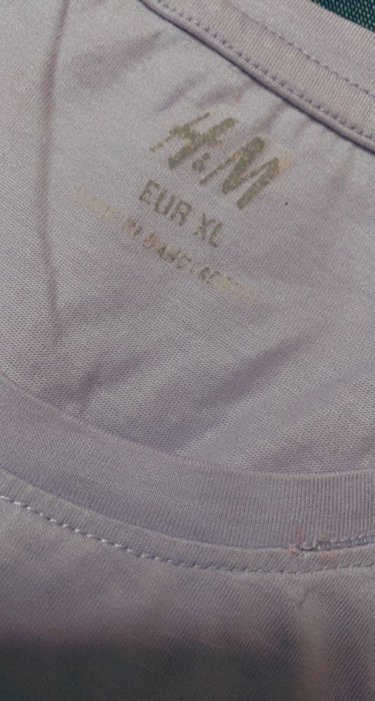 H&amp;M lavender T-shirt for women fits burst 32,34