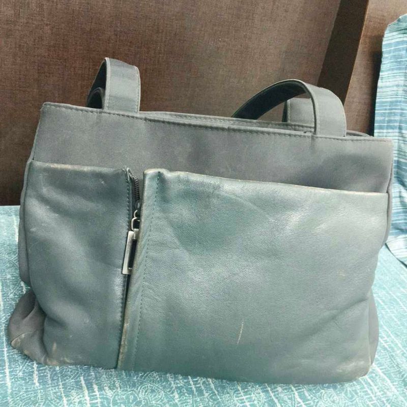 Stylish genuine Leather Handbag