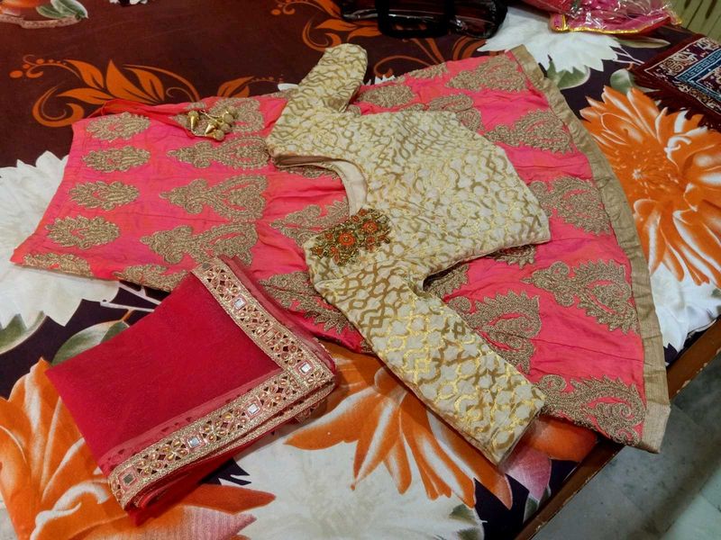 Beautiful Pink &amp; Gold Lehenga Choli Set