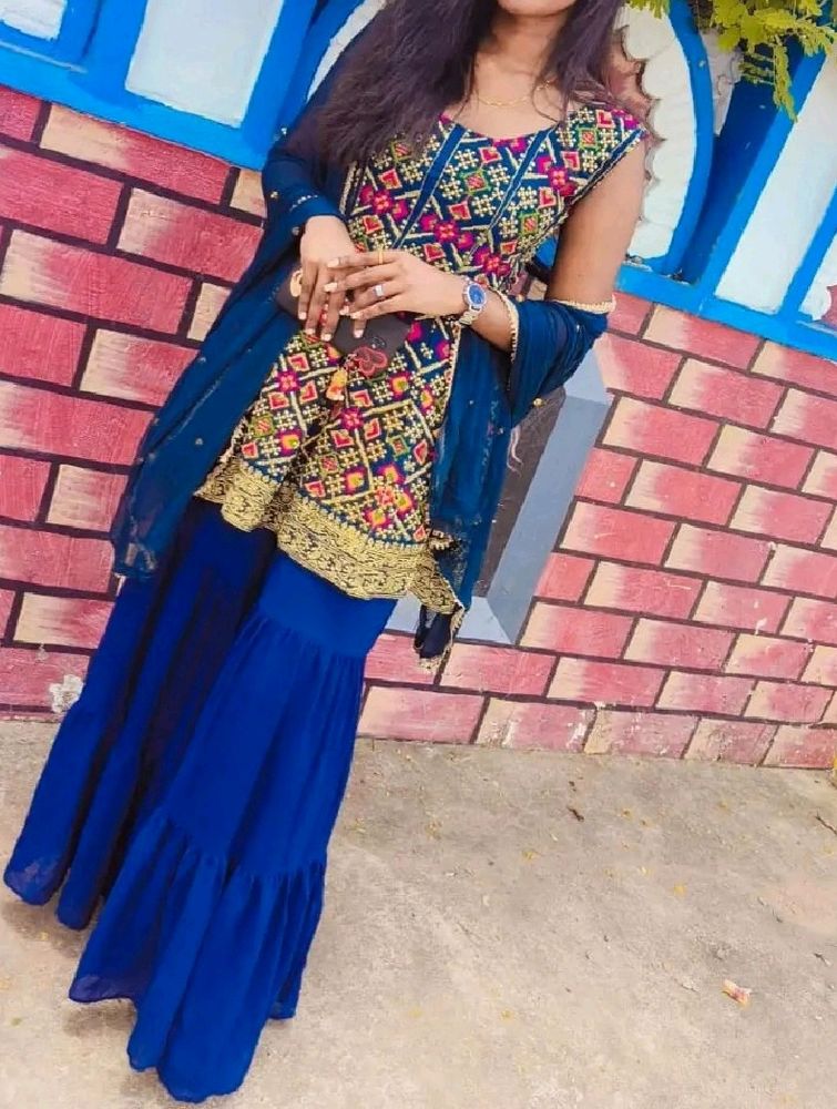 Sarara Set With Dupatta
