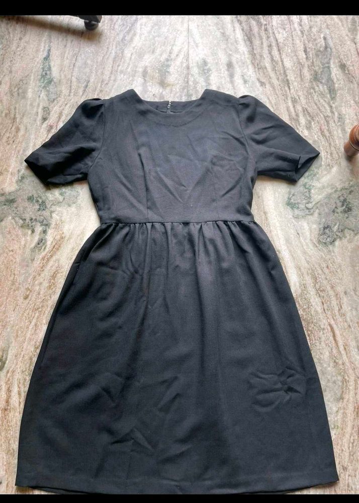 Elegant Black Short Sleeve Dress