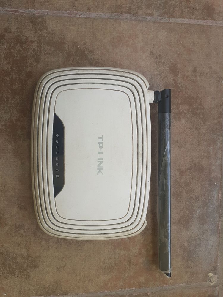 TP Link WIFI Modem - With Lan Cables