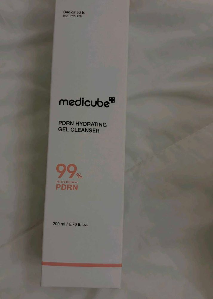 Medicube PDRN Hydrating Gel Cleanser