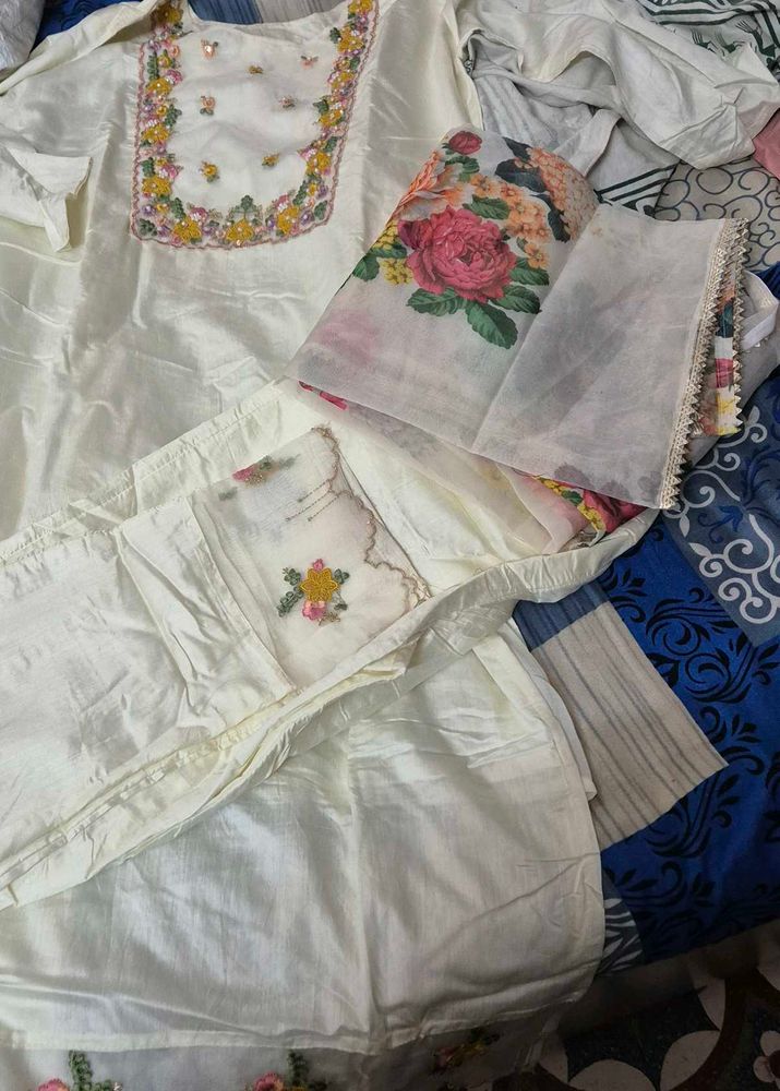 Elegant Embroidered Kurta Set