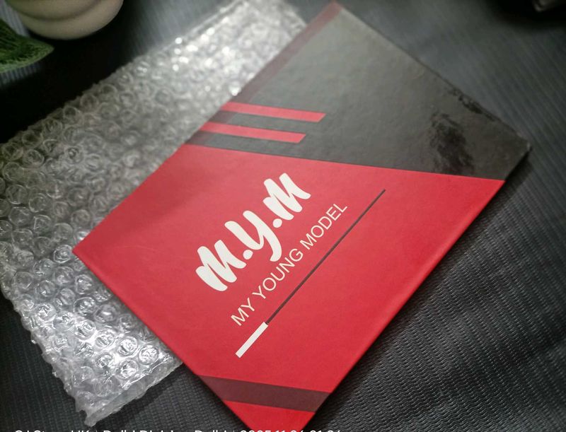 M.y.m 24 Shades Eyeshadow palette