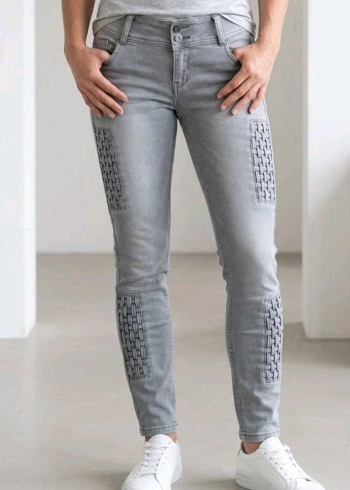 Light Grey High-Waisted Denim Jeans