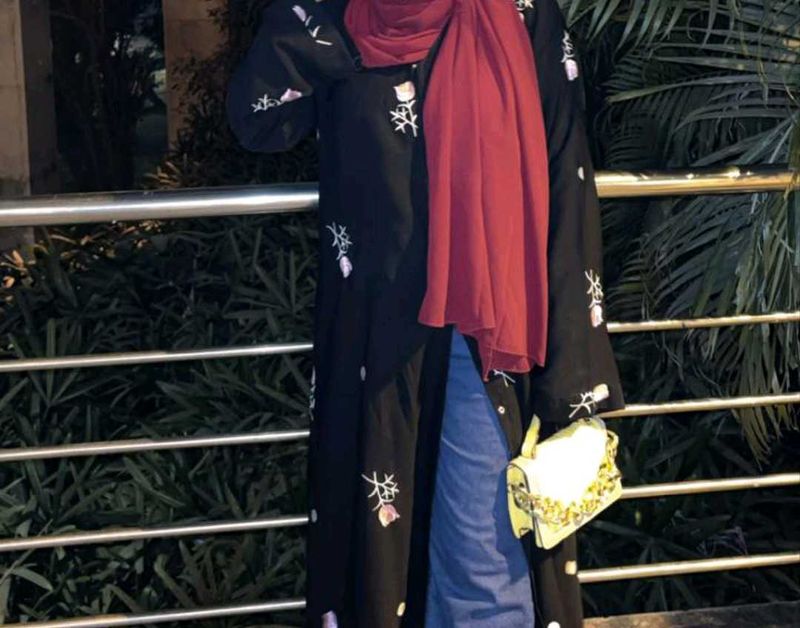 stylish trendy black floral abaya