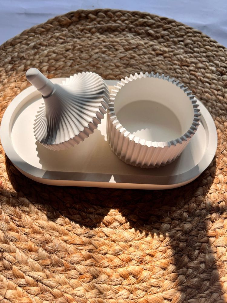 oval tray with ribbed jar