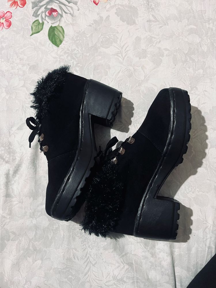 Black Fur Trim Boots