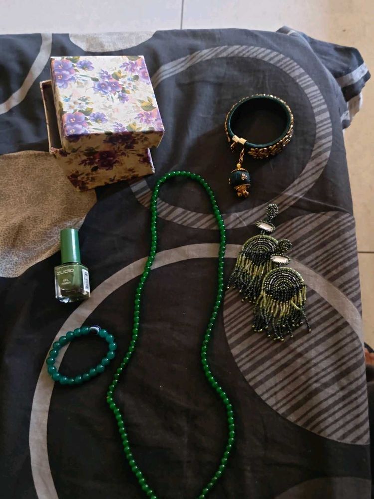 Green Beaded Jewelry Set