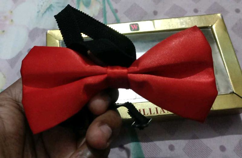 Mr. William Bow Tie Red