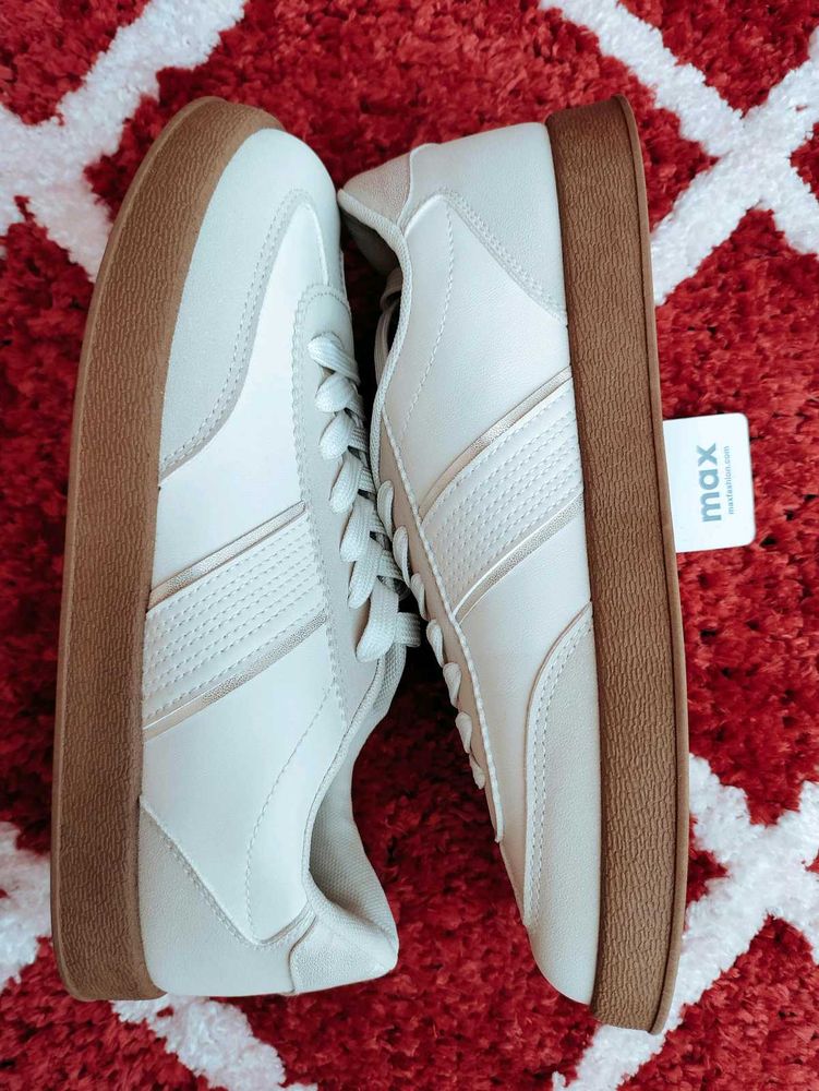 Women Stylish Cream Sneakers