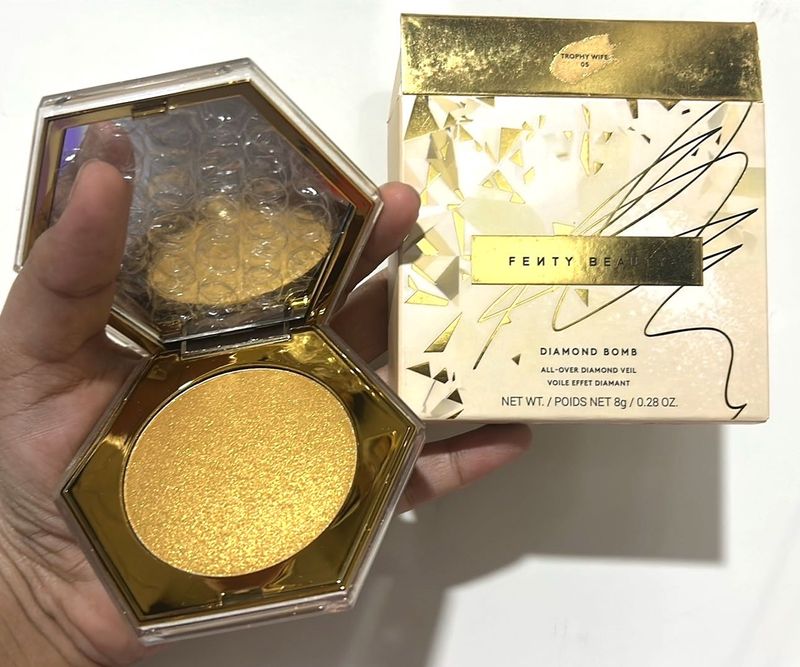 Fenty Beauty Diamond Bomb Highlighter