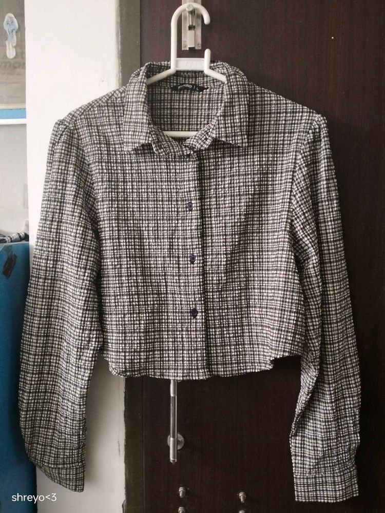 Chic Checked Cropped Shirt