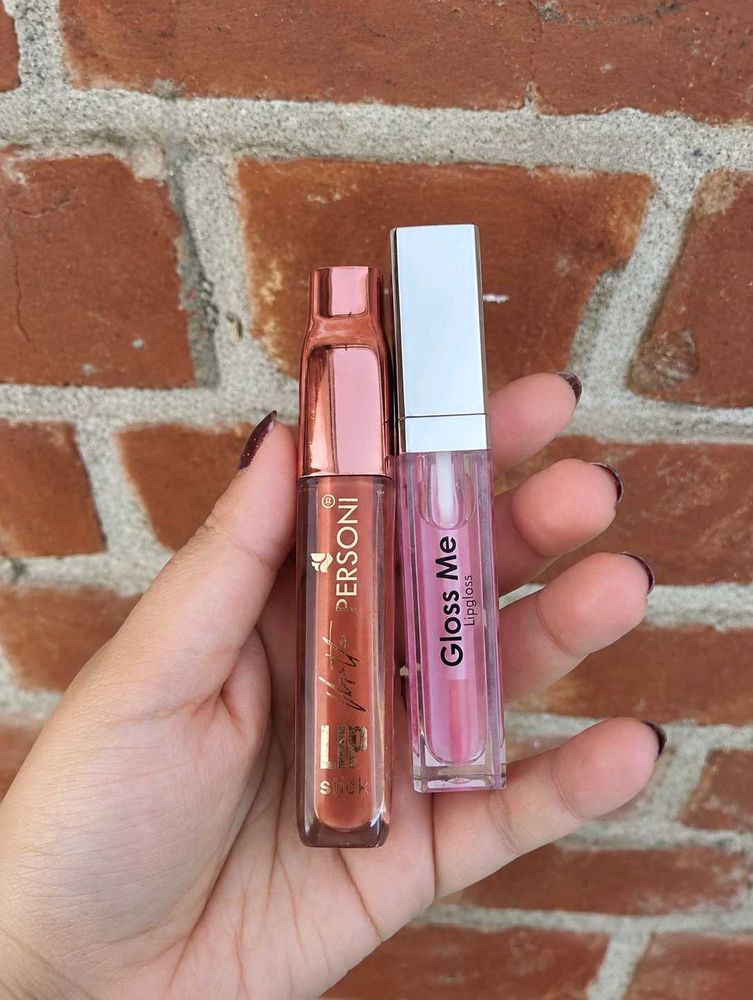 Glow Up Your Look: 2 Glossy Lip Glosses