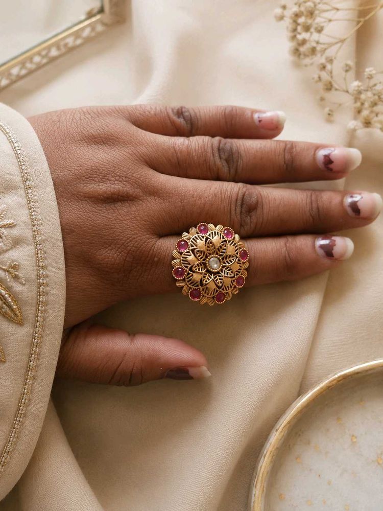 Stunning Antique Gold Plated Ring