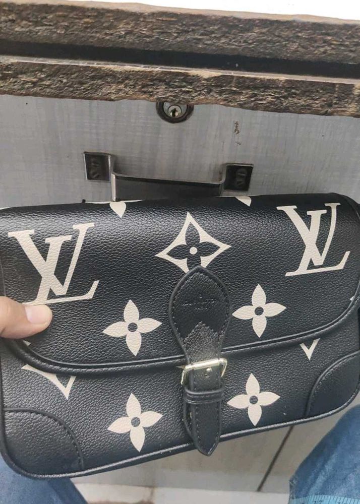 LOUIS VUITTON DIANE PM WITH 2 SLING BELT*WD BOX