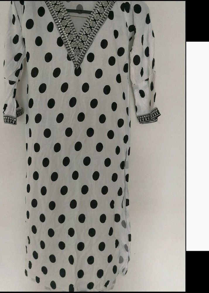 Chic Polka Dot Kurta with Embellished Neckline