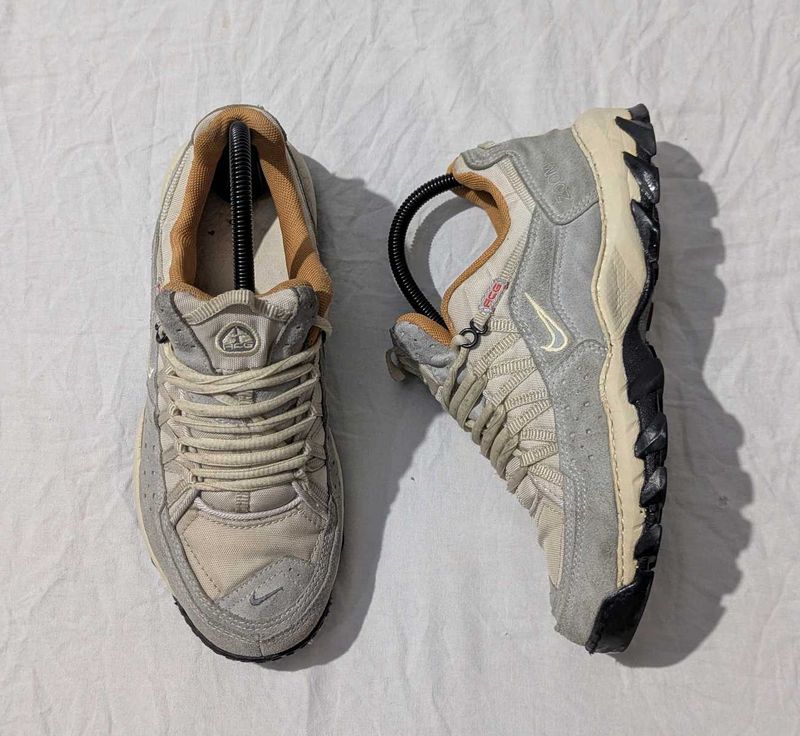 Nike ACG Hiking Shoes