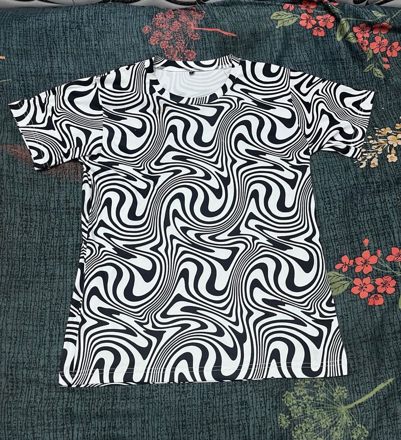 Trippy Black &amp; White Swirl Tee
