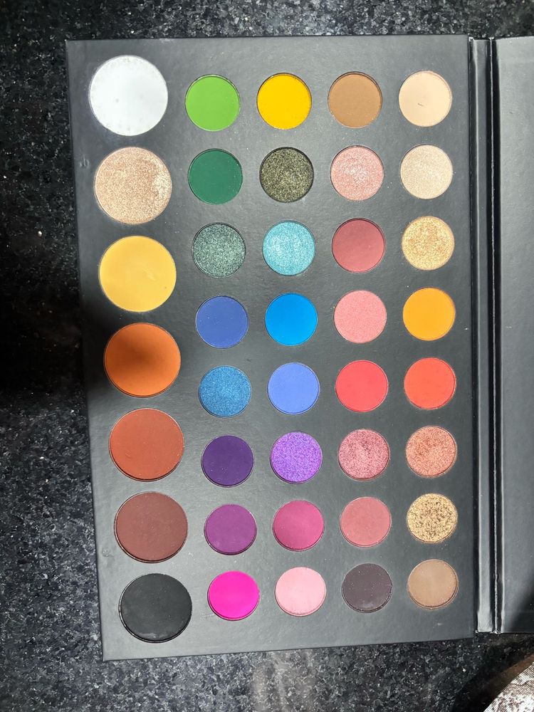 Vibrant Eyeshadow Palette