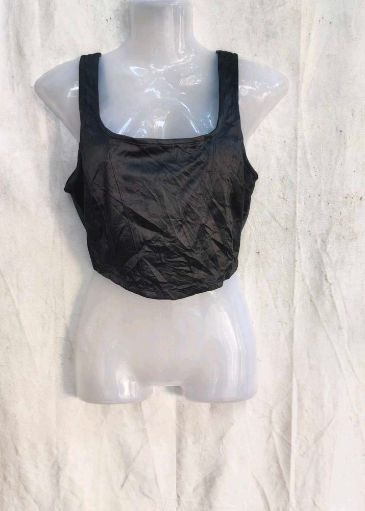 6129. Sleek Black Sleeveless Tank Top