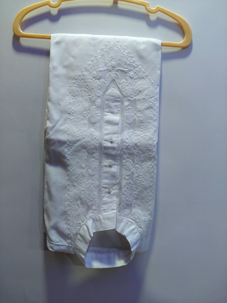 Elegant White Embroidered Kurta