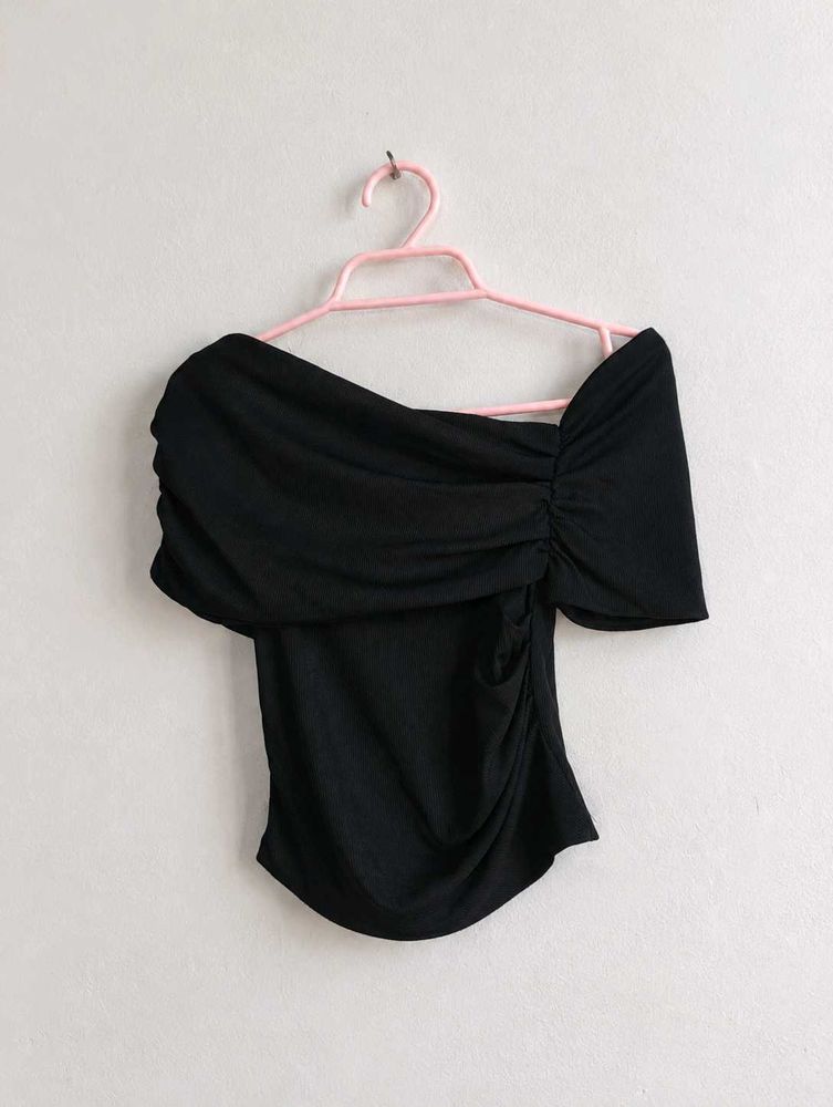 Chic Off-Shoulder Ruched Top