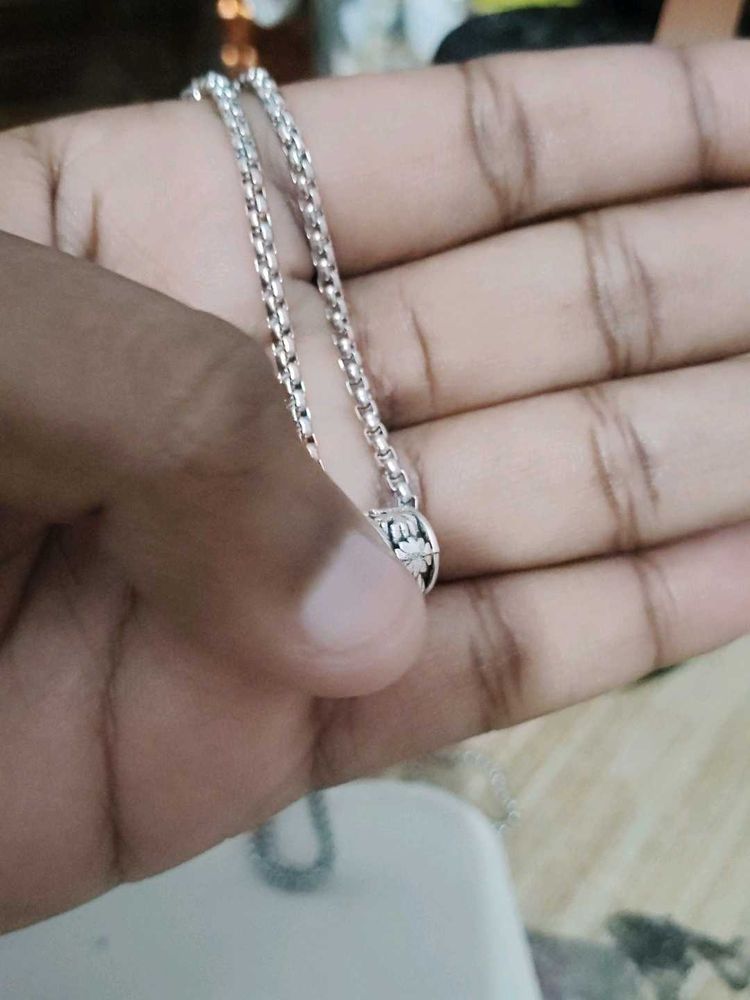 Elegant Silver Chain Necklace