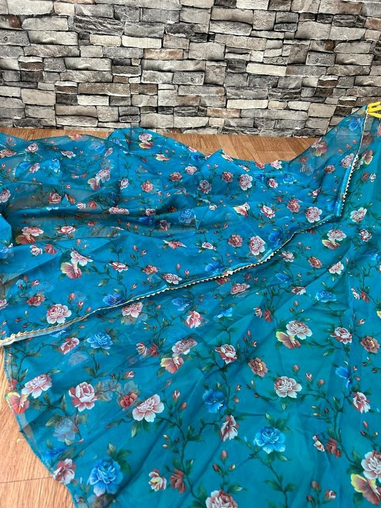 Designer Party Wear Gown..no Coin Or Swap..plz Don't Offer Fix Prices
