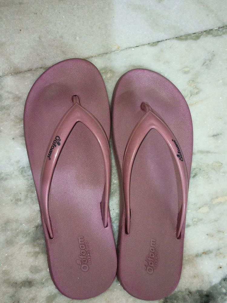 8.5 Or 9 It Is Most Comfortable And Soft Slippers In New Condition
