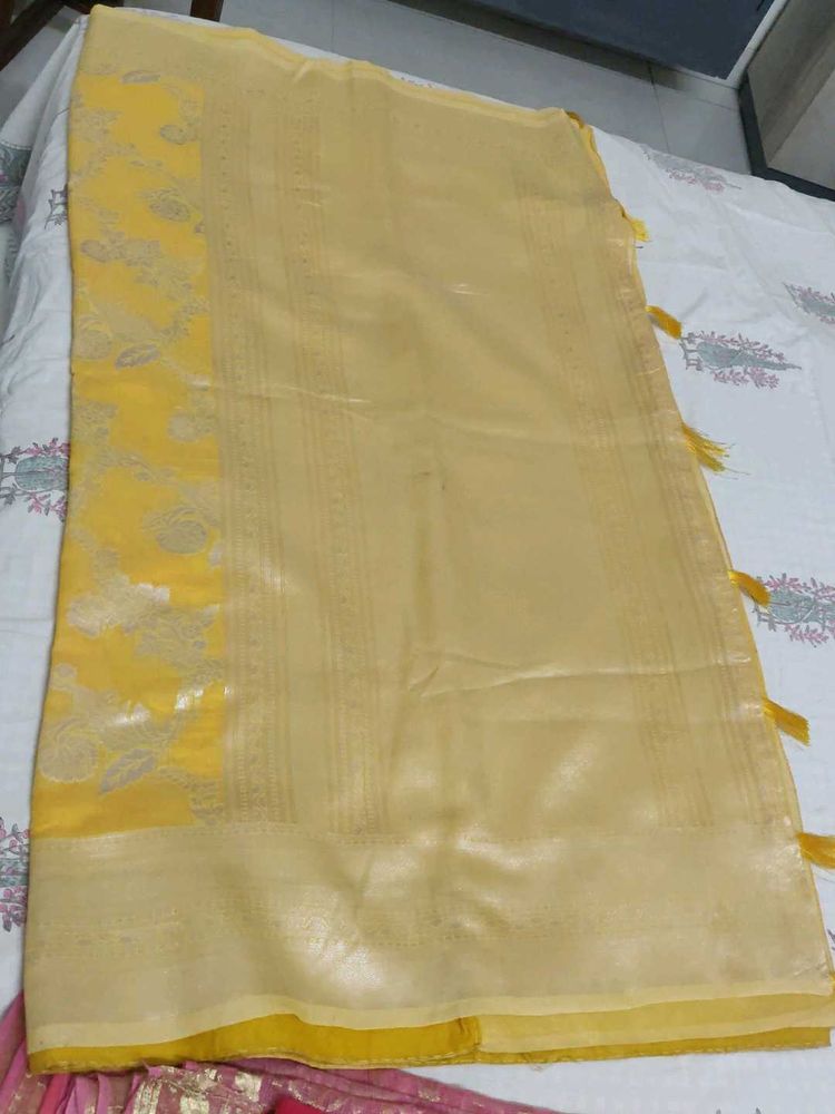 Beautiful Yellow Saree 🎉