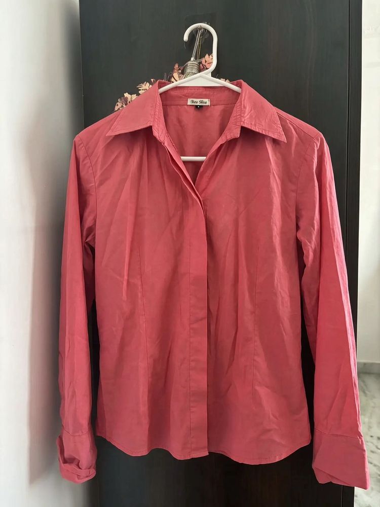 Coral Collared Long Sleeve Top