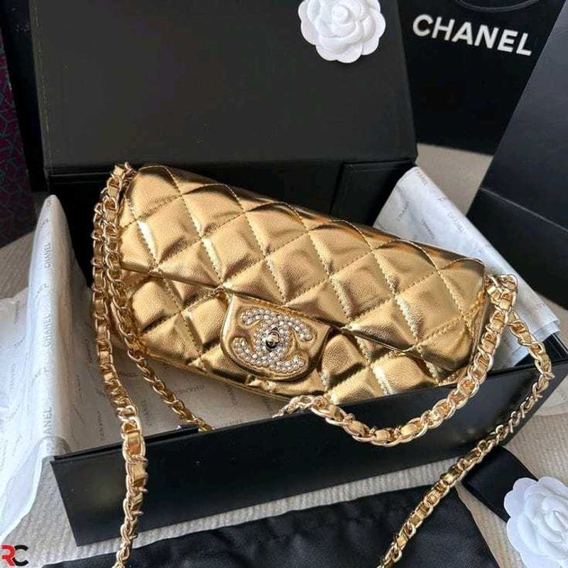 CHANEL* *MINI QUILTED MESSENGER BAG* WD BOX