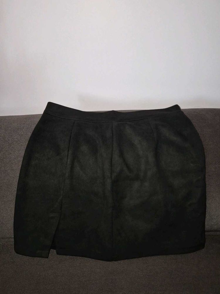 Stylish Black Mini Skirt