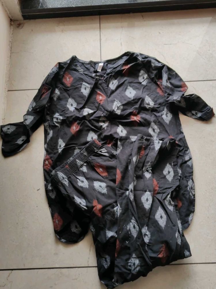 Black night suit