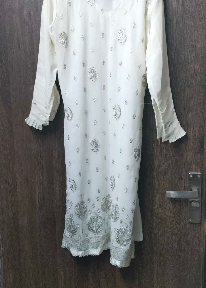Embellished White Kurta with dupatta