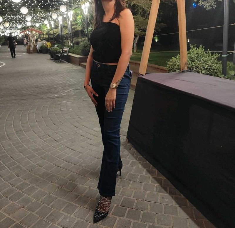 Black One-Shoulder Velvet Top