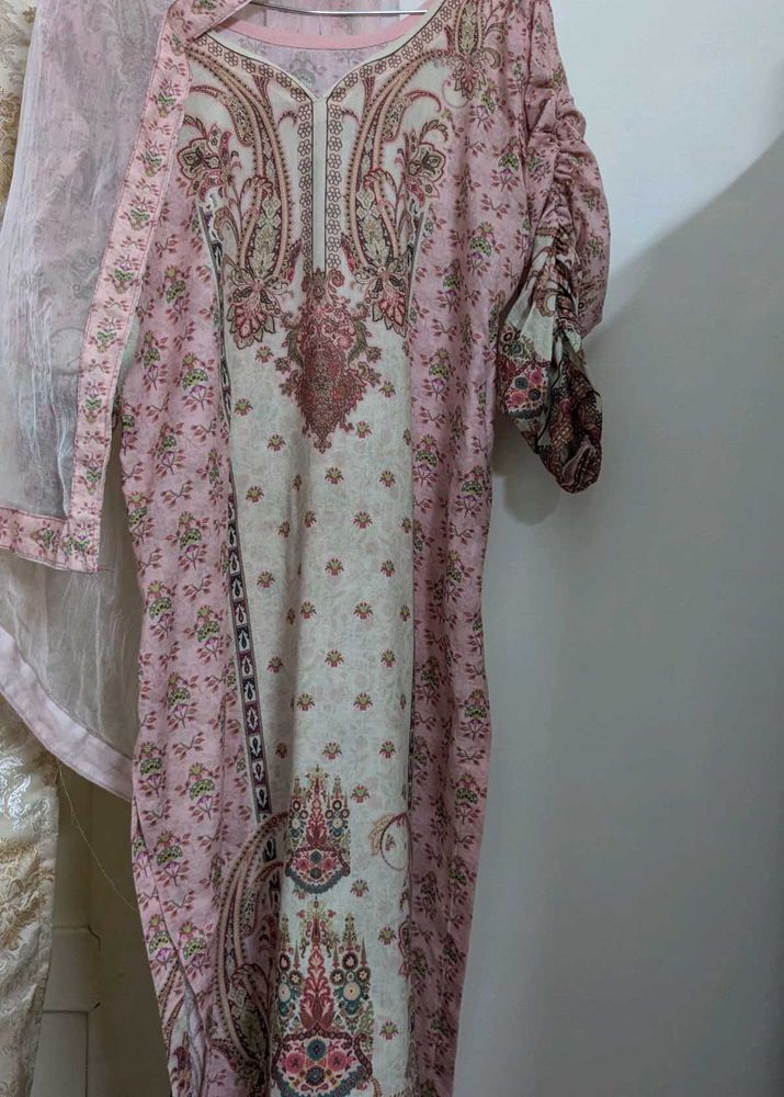 Beautiful Pink 🩷 Suit