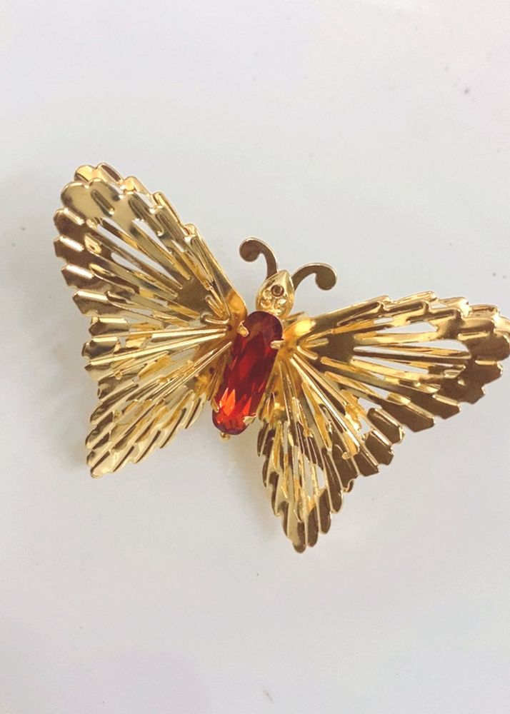 New Vintage Gold Butterfly Ring with Red Gem