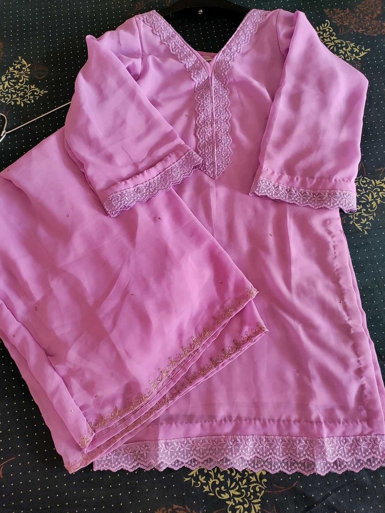 Pakistani Beautiful Lavender Kurta Set