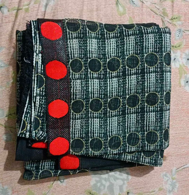 Stylish Saree with Polka Dot Print