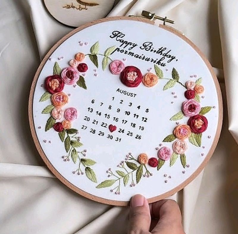 Customizable Calendar Hoop