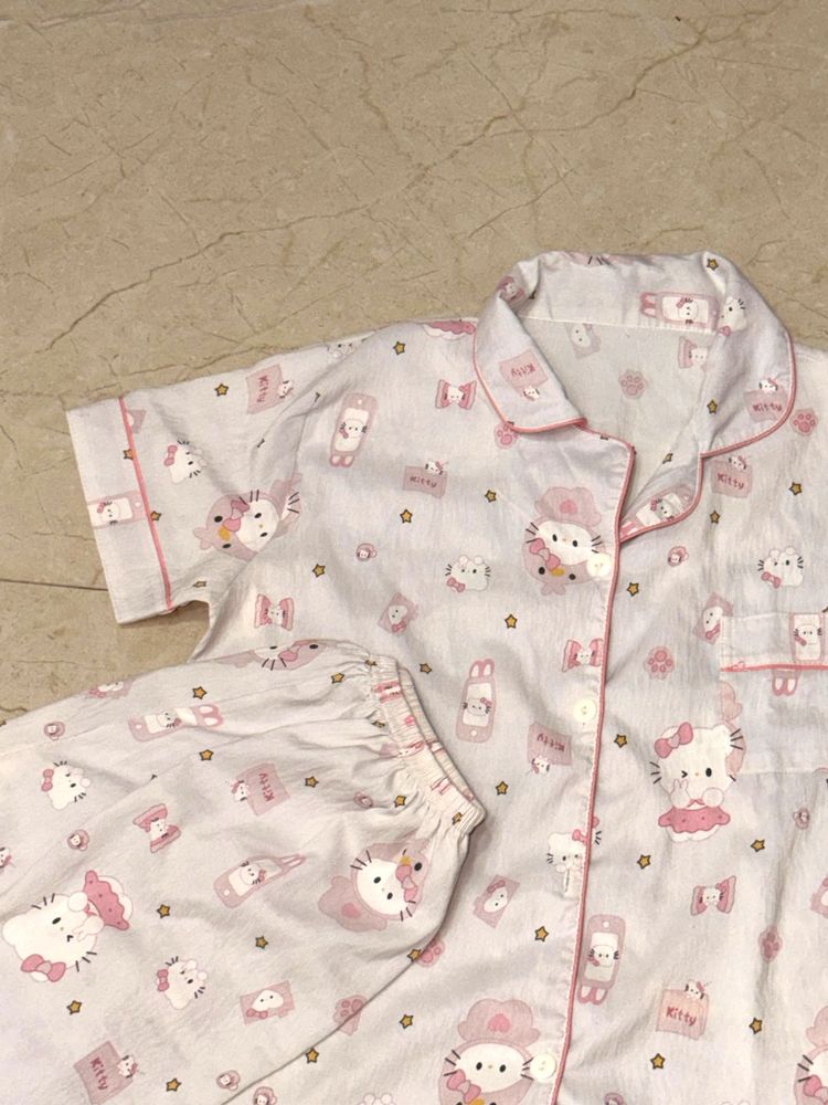 Cute Hello Kitty Shorts Set
