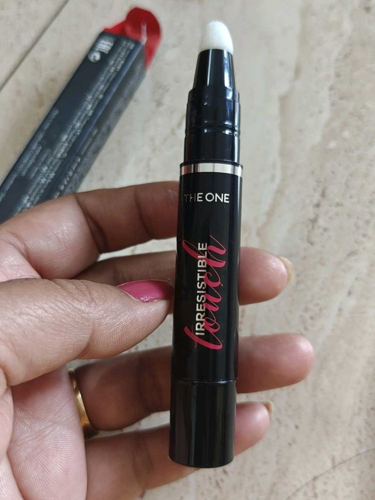 The One Irresistible Touch  high shine lipstick