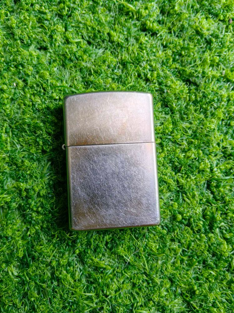 Authentic Zippo Lighter – Classic Plain Brushed /
