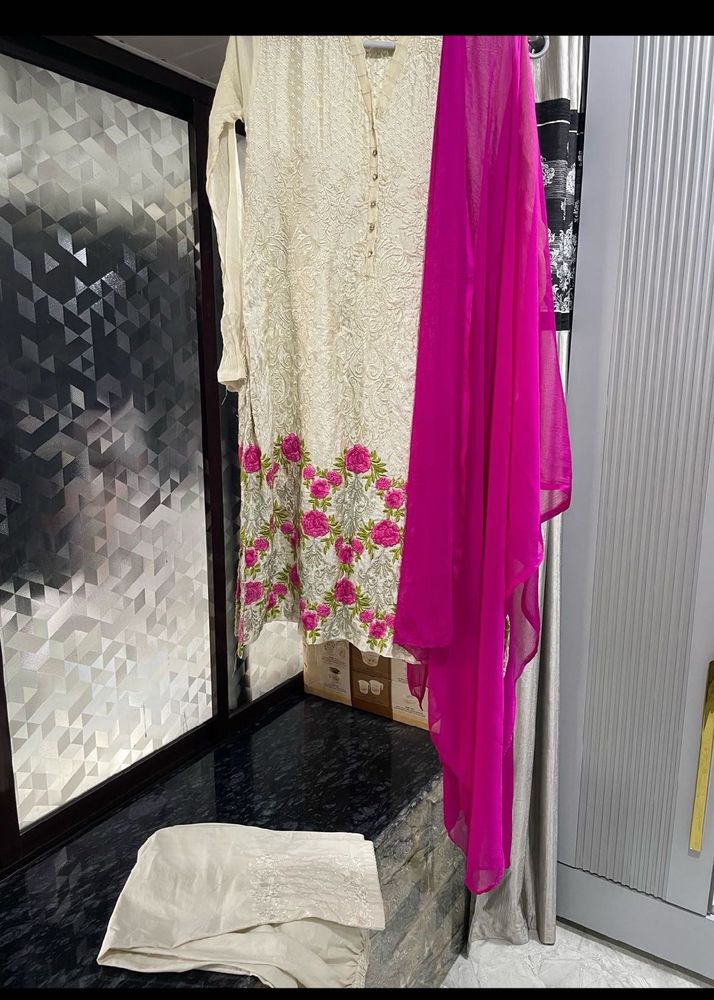 Elegant Cream Kurta Set with Pink Dupatta
