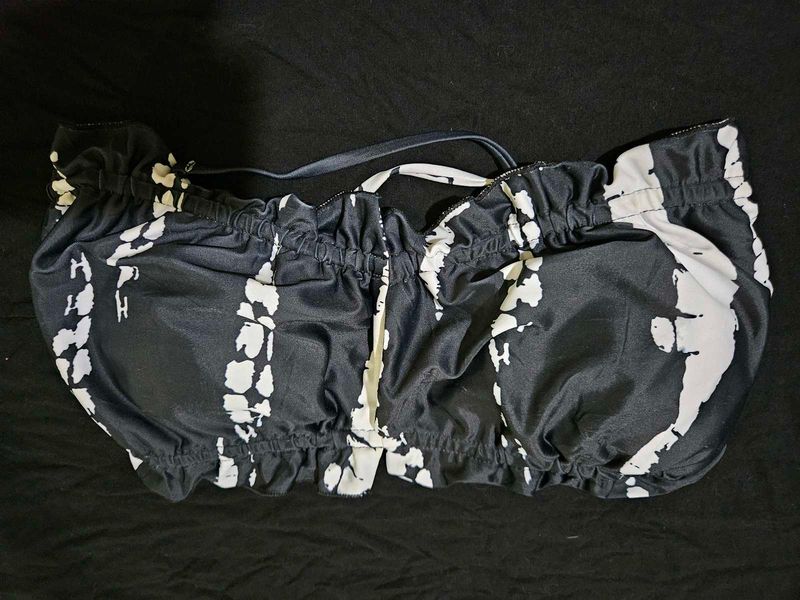 Chic Black &amp; White Print bralet